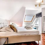 Bbhome Penthouse Bright And Elegant Metro Conca D'oro アパート