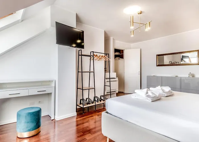 Bbhome Penthouse Bright And Elegant Metro Conca D'oro Apartamento *
