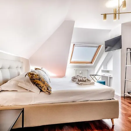 Bbhome Penthouse Bright And Elegant Metro Conca D'oro Apartment