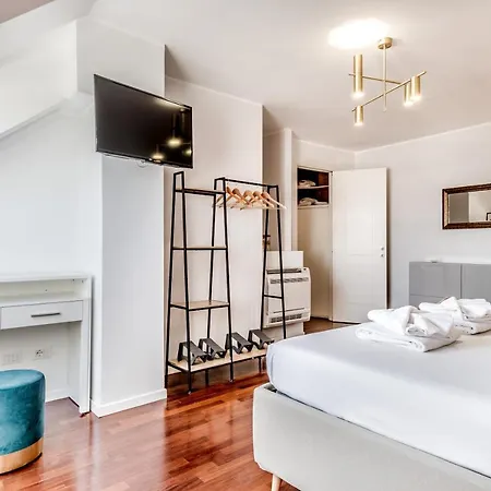 Bbhome Penthouse Bright And Elegant Metro Conca D'oro Apartment *