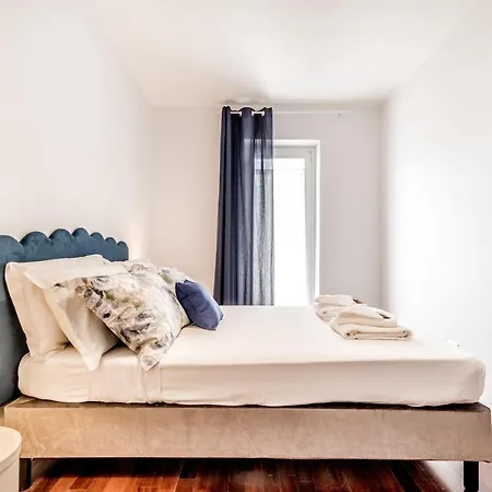 Bbhome Penthouse Bright And Elegant Metro Conca D'oro Appartamento