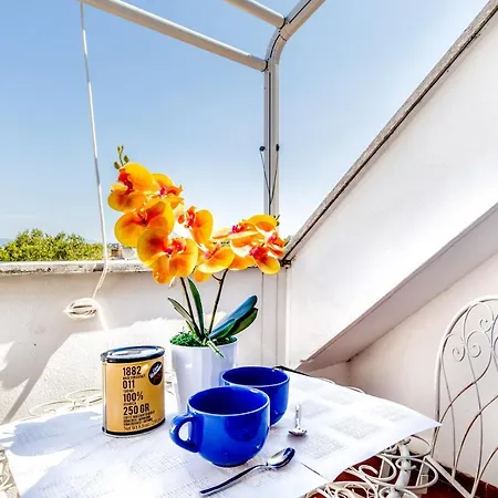 Bbhome Penthouse Bright And Elegant Metro Conca D'oro Apartment *