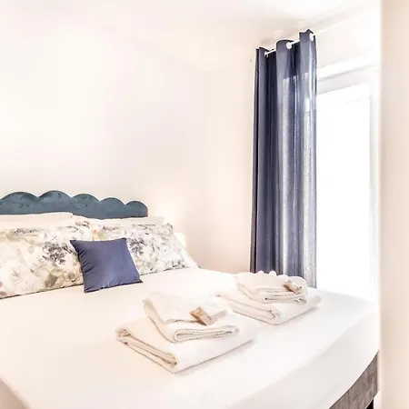 Bbhome Penthouse Bright And Elegant Metro Conca D'oro Apartment