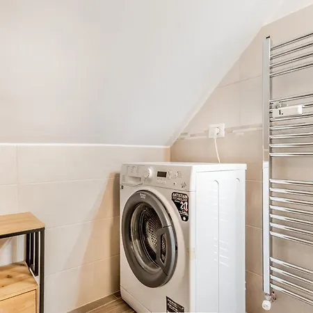 Daire Bbhome Penthouse Bright And Elegant Metro Conca D'oro